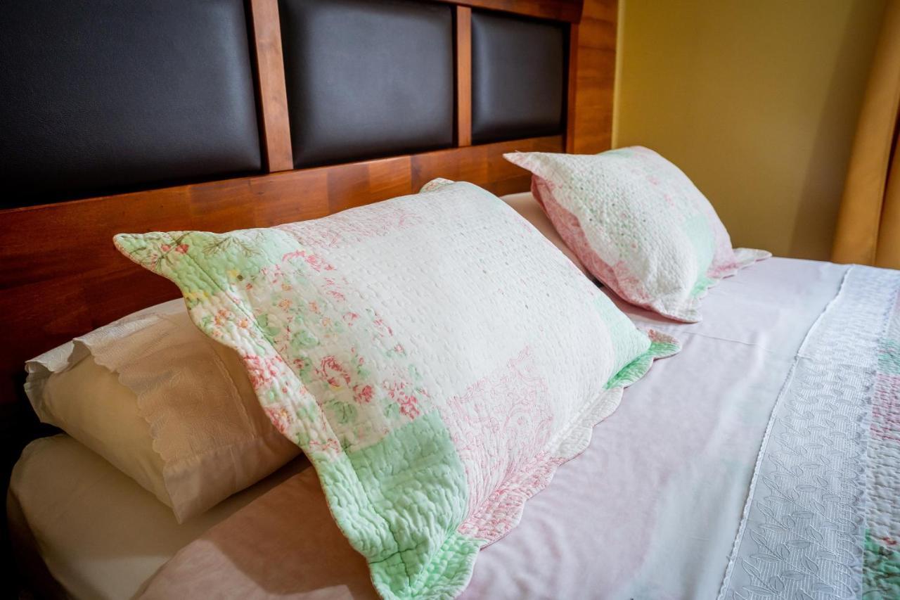 לינה וארוחת בוקר פורטו נטאלס Casa Lucy מראה חיצוני תמונה